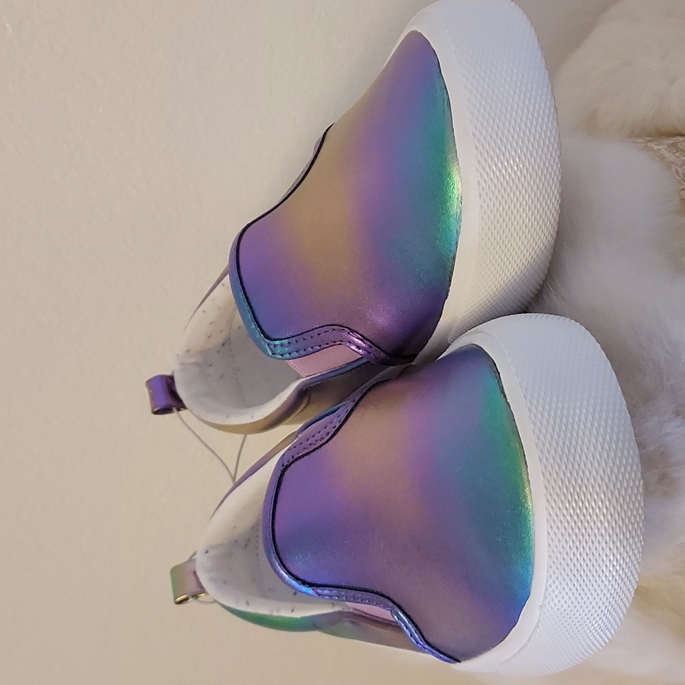 Girls Cat & Jack Iridescent Sneaker - Picture 2 of 8